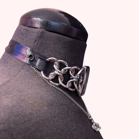 Gothic Inspired Choker Functional Watch - Picture 2 of 3